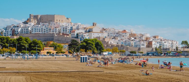 Peniscola,,Spain,-,September,27,,2024:,People,At,Playa,Sur