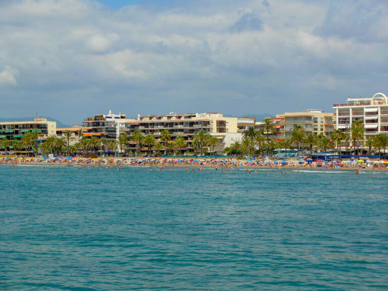 Costa,Dorada,Scenic,Panoramic,Shots,Of,The,Sea,,Beach,And