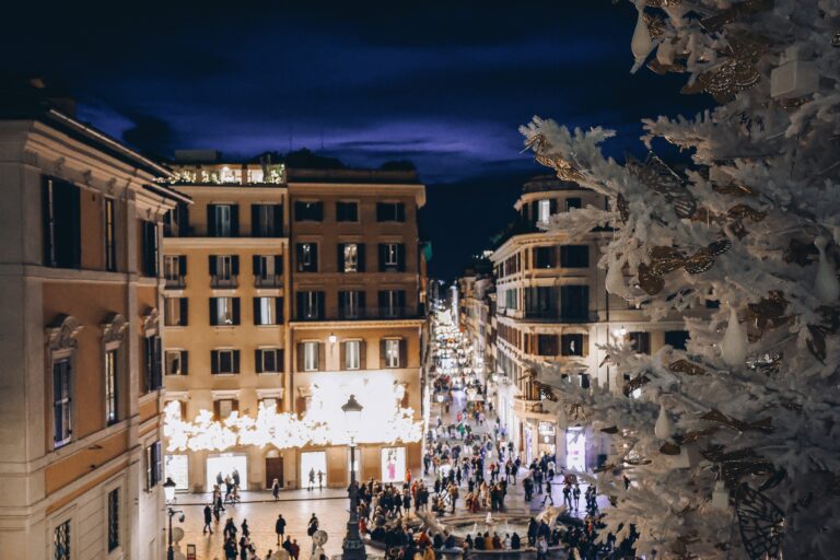 Rome,,Italy,-,December,4,,2023:,Old,Cozy,Street,Illuminated